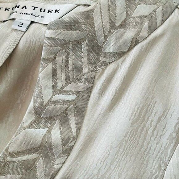 TRINA TURK SILK MINI DRESS SIZE 2 CHAMPAIGN COLOR 3/4 SLEEVE - Picture 4 of 8